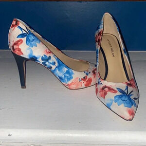 Antonio Melanie floral heels. Like new size 10 worn 1 time!